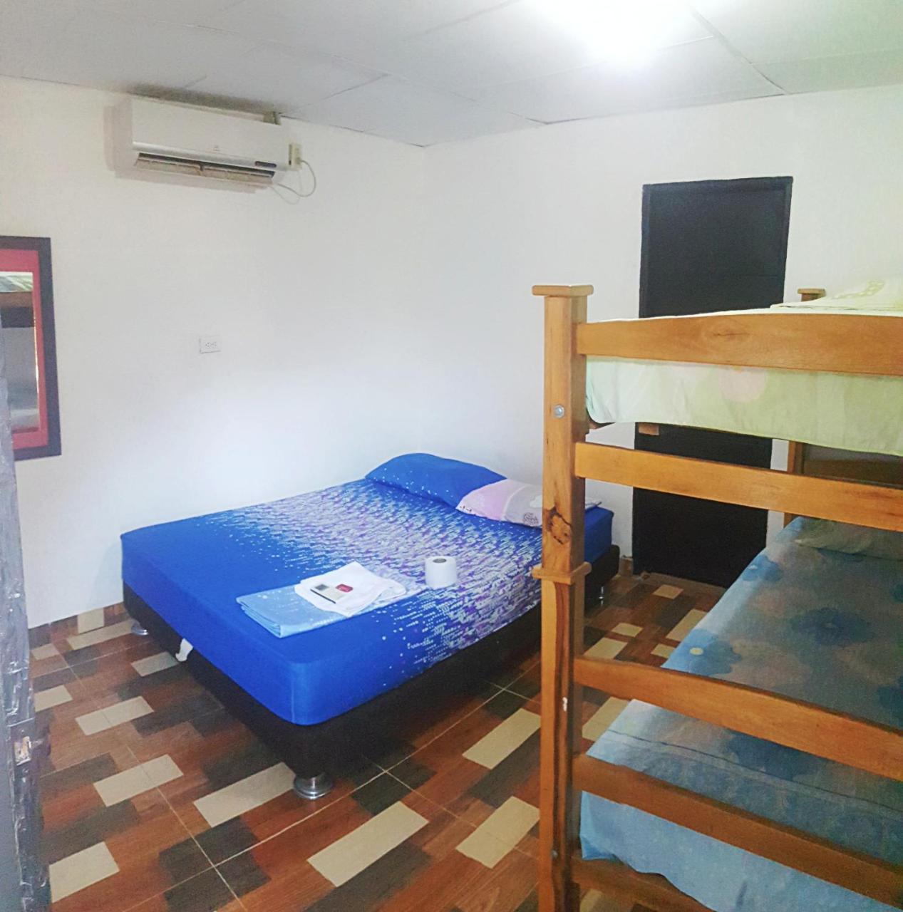 Hostal Castillo Del Mar Camarones Bagian luar foto