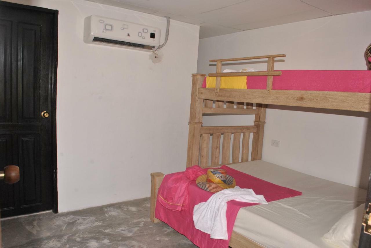 Hostal Castillo Del Mar Camarones Bagian luar foto